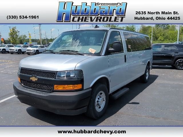 2024 Chevrolet Express Passenger 3500 1LS