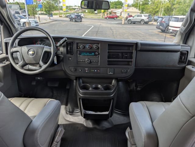 2024 Chevrolet Express Passenger 3500 1LS