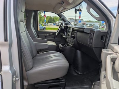 2024 Chevrolet Express Passenger 3500 1LS