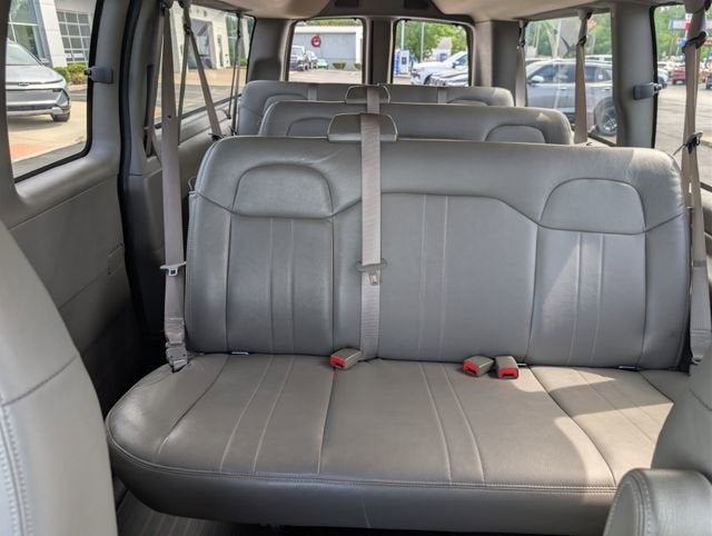2024 Chevrolet Express Passenger 3500 1LS