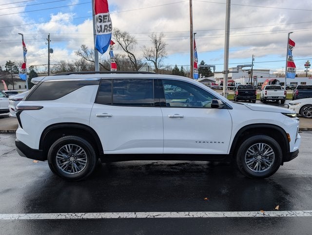2025 Chevrolet Traverse LT