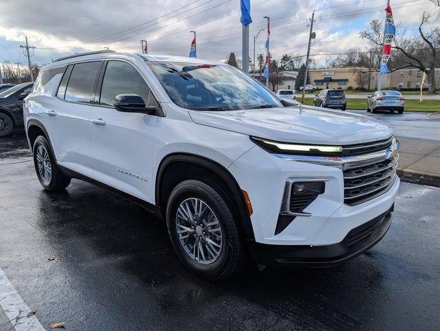 2025 Chevrolet Traverse LT