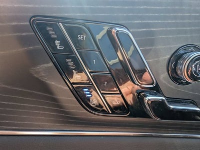 2024 Cadillac LYRIQ Luxury 2