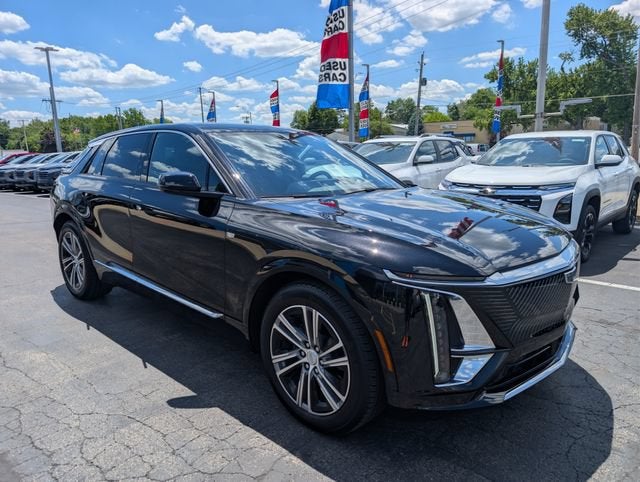 2024 Cadillac LYRIQ Luxury 2