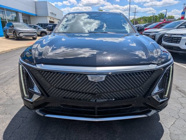 2024 Cadillac LYRIQ Luxury 2