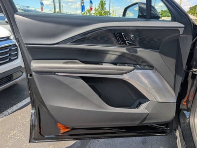 2024 Cadillac LYRIQ Luxury 2