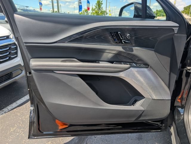 2024 Cadillac LYRIQ Luxury 2