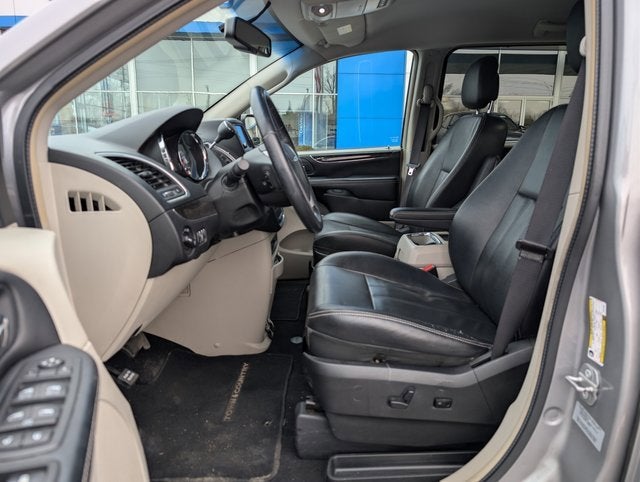 2015 Chrysler Town & Country Touring