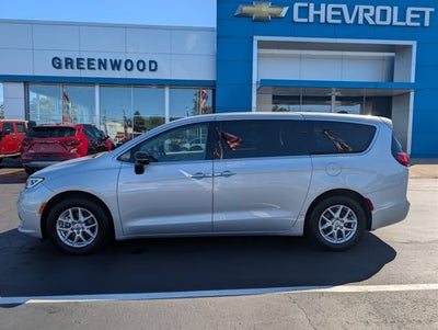 2024 Chrysler Pacifica Touring L