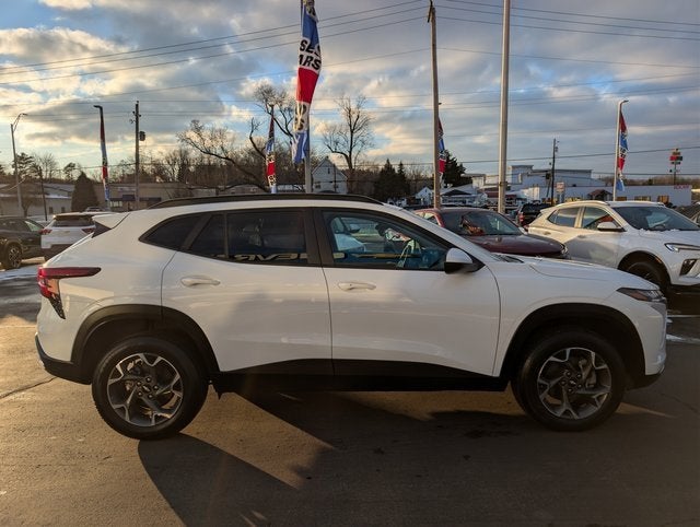 2024 Chevrolet Trax LT