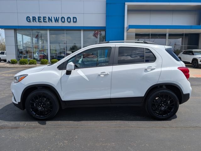 Used 2022 Chevrolet Trax LT with VIN KL7CJPSM1NB557026 for sale in Hubbard, OH