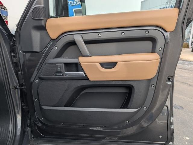 2025 Land Rover Defender S