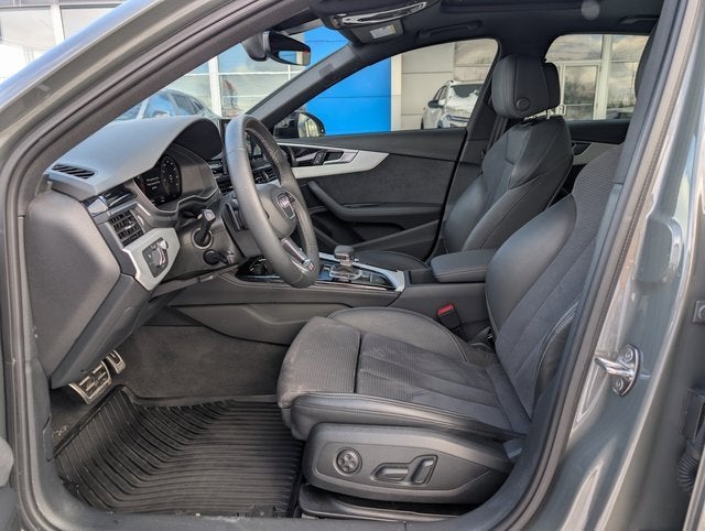 2023 Audi A4 Sedan S line Prestige