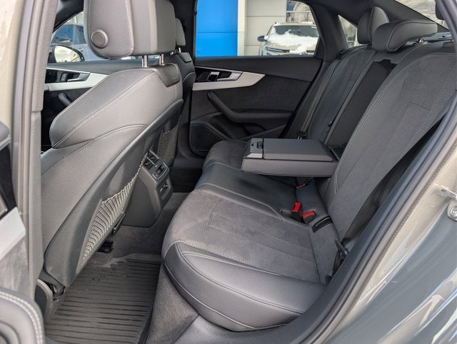 2023 Audi A4 Sedan S line Prestige